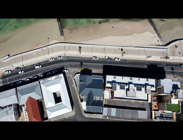 11 BEDROOM HOUSE FOR SALE IN STRAND NORTH